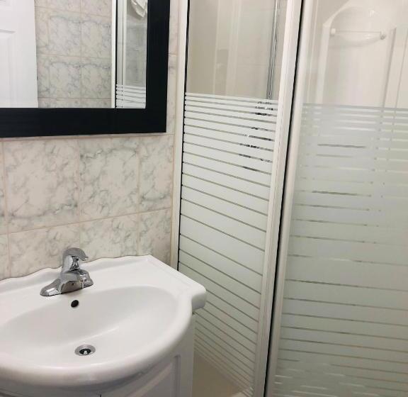 带按摩浴盆的套房, Perth Plaza Inn & Suites