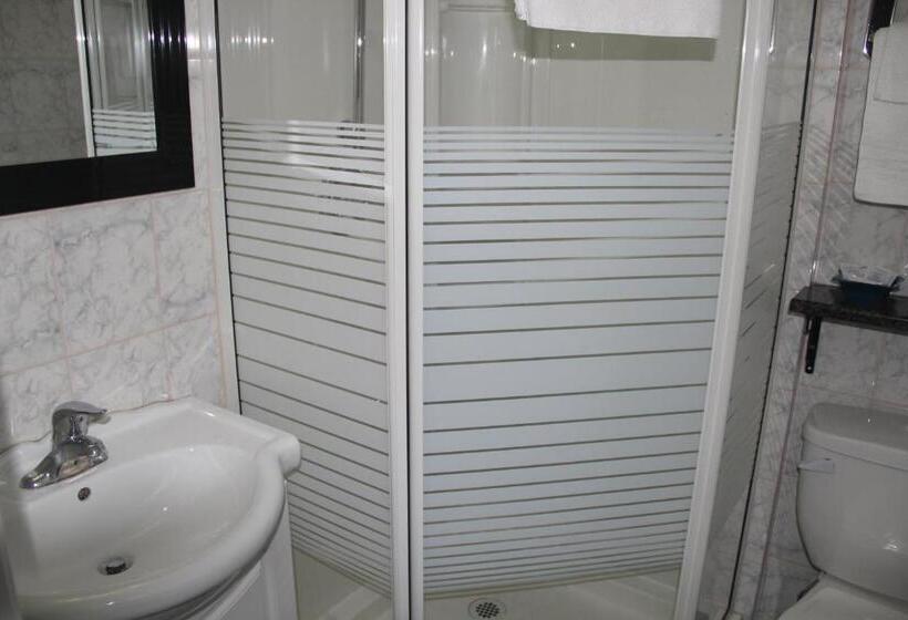 带按摩浴盆的套房, Perth Plaza Inn & Suites