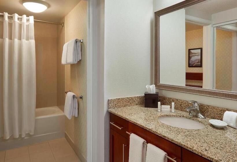 Standard studio with lake view, Residence Inn By Marriott Gravenhurst Muskoka Wharf