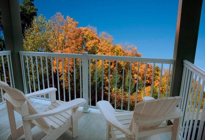 Люкс Кровать Кинг, Residence Inn By Marriott Gravenhurst Muskoka Wharf