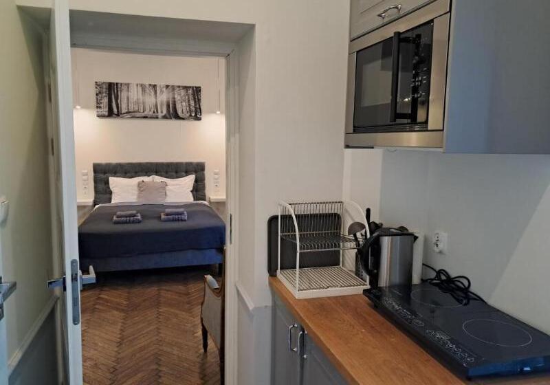 Quarto Estandar, Angel House Apart