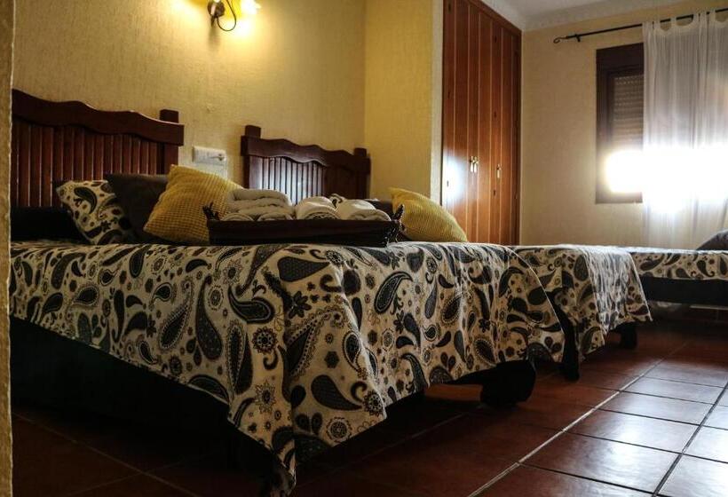 スタンダードトリプルルーム, Hostal Rural La Plata Parking Incluido