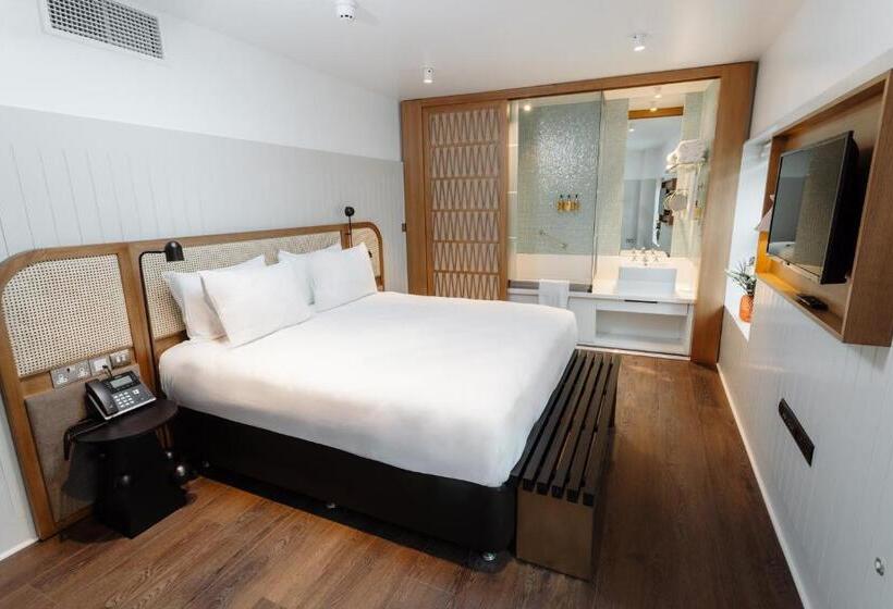 Номер Стандарт, Leicester House