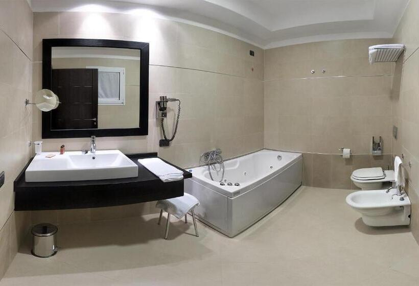 Полулюкс, Ahr Baja Hotel & Spa Cannigione