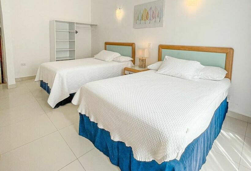 Номер Стандарт 2 Двуспальные Кровати, Cocoplum Beach