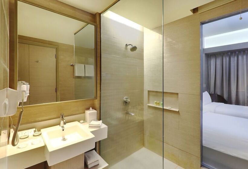 Номер Superior, Swiss Belhotel Cirebon