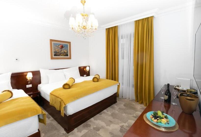اتاق کلاسیک سه تخته, Integra Banja Luka