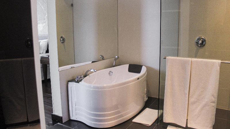 스위트, Holiday Inn Bucaramanga Cacique, An Ihg