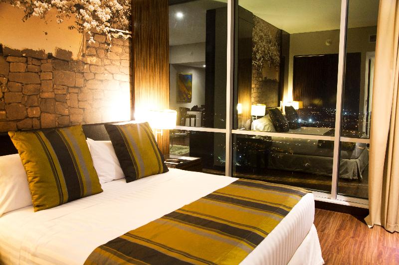 스위트 킹사이즈 침대, Holiday Inn Bucaramanga Cacique, An Ihg