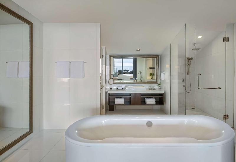 キングサイズベッドのクラブルーム, Hyatt Regency Phuket Resort