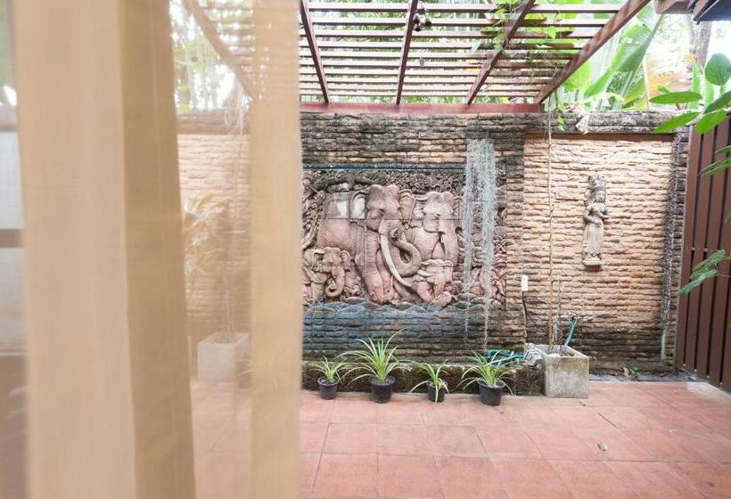 سوییت جونیور, Ruen Ariya Resort