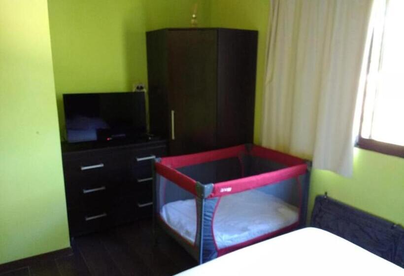 1 Bedroom Apartment Lake View, El Breton
