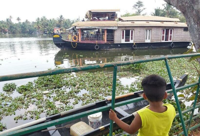 خانه 2 خوابه, Johnson S Homestay   Ecohouseboat