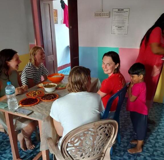 اتاق استاندارد با بالکن, Johnson S Homestay   Ecohouseboat