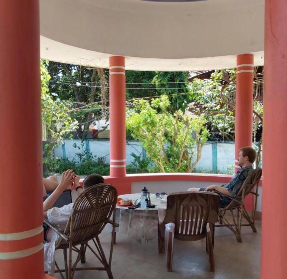 اتاق لوکس خانوادگی, Johnson S Homestay   Ecohouseboat