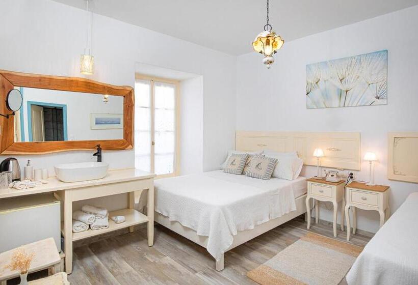 Трехместный Номер Deluxe, Galaxa Mansion
