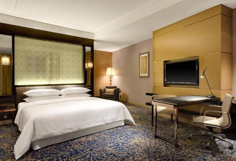 Стандартный Номер Кровать Кинг, Sheraton Changchun Jingyuetan