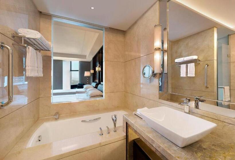 Номер Клуб, Sheraton Changchun Jingyuetan