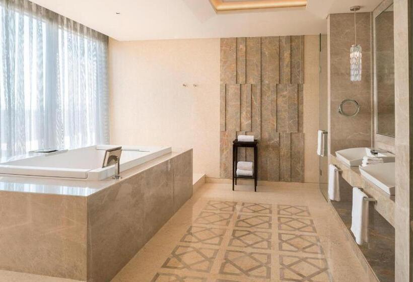Люкс Президентский 2 Спальни, Sheraton Changchun Jingyuetan