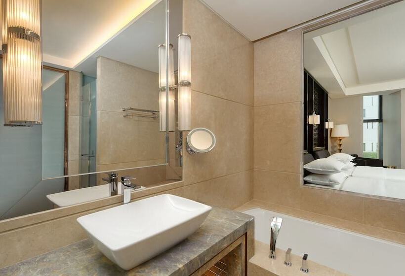 Номер Стандарт, Sheraton Changchun Jingyuetan