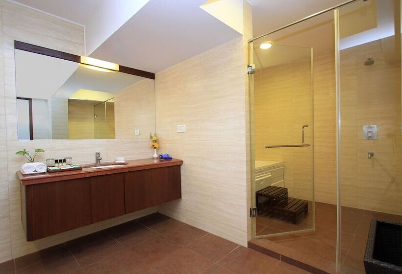 سوییت, Silent Shores Resort & Spa