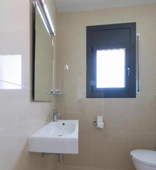 Номер Стандарт с Балконом, Hostal Alberana