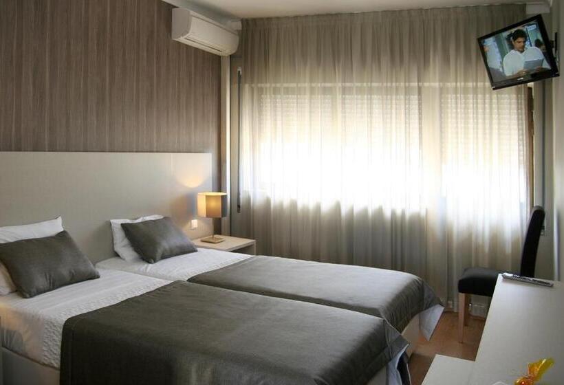 Номер Стандарт Трехместный, Douro Inn