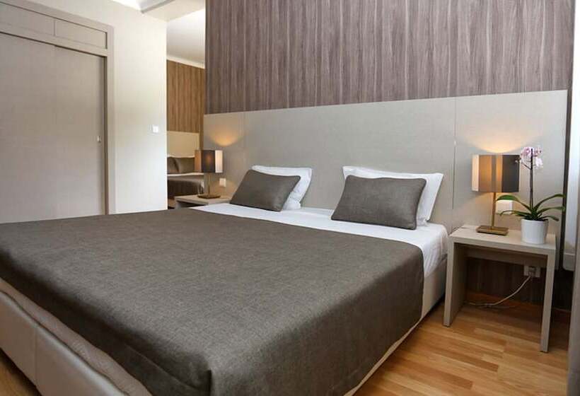 Номер Стандарт Трехместный, Douro Inn