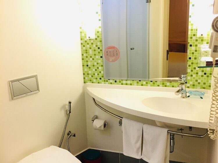 Standard Room, Ibis Vientiane Nam Phu