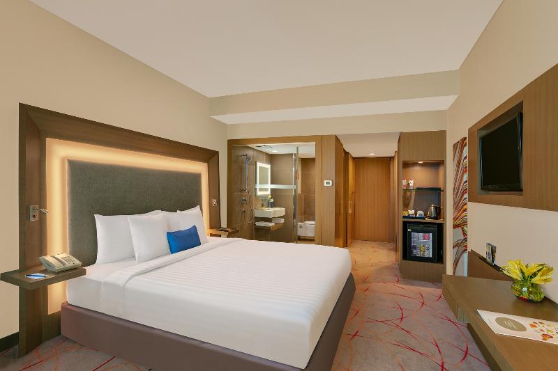 اتاق سوپریور با تخت بزرگ, Novotel Ahmedabad