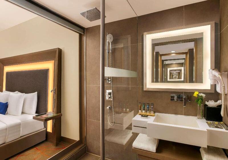 اتاق سوپریور با تخت بزرگ, Novotel Ahmedabad