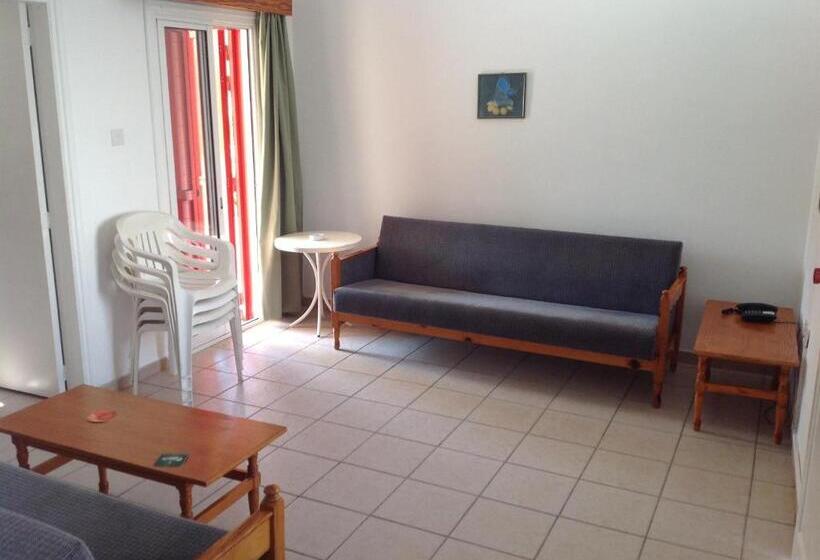 Economy Quadruple Room, Sea N Lake View Hotel Apartments