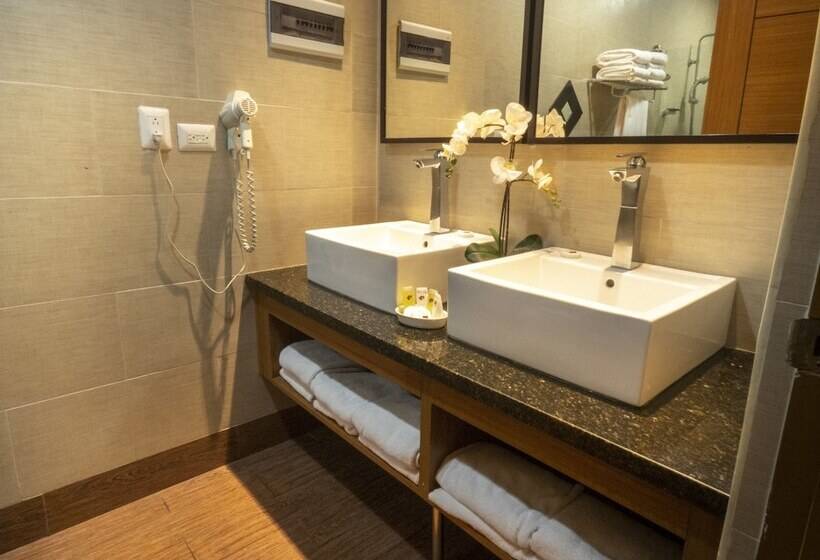 اتاق سوپریور, Weston Suites