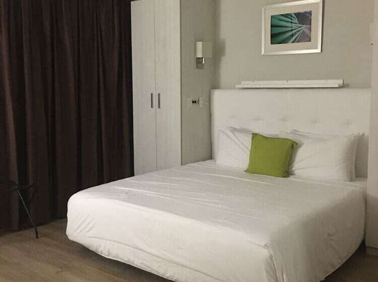 اتاق سوپریور, Weston Suites