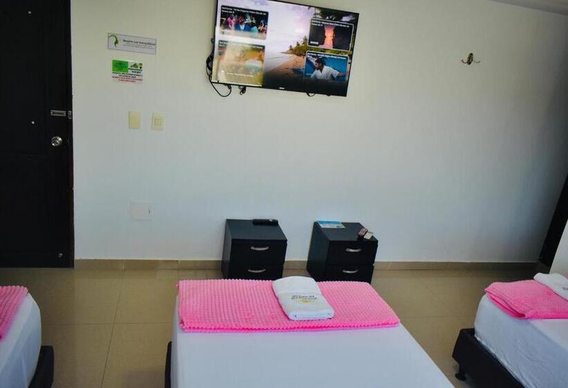 اتاق استاندارد سه نفره, Parque De Los Novios Inn