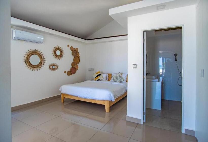 اتاق لوکس با چشم‌انداز دریا, You&me Resort