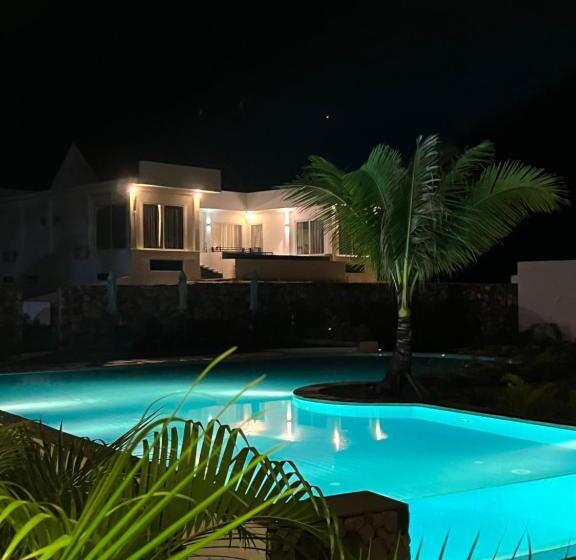 خانه 4 خوابه, You&me Resort