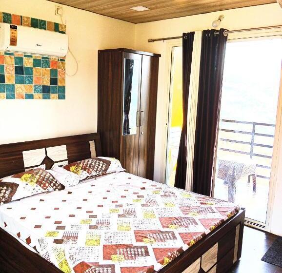 חדר סטנדרט נוף להרים, Western Valley Cottages , Panchagani