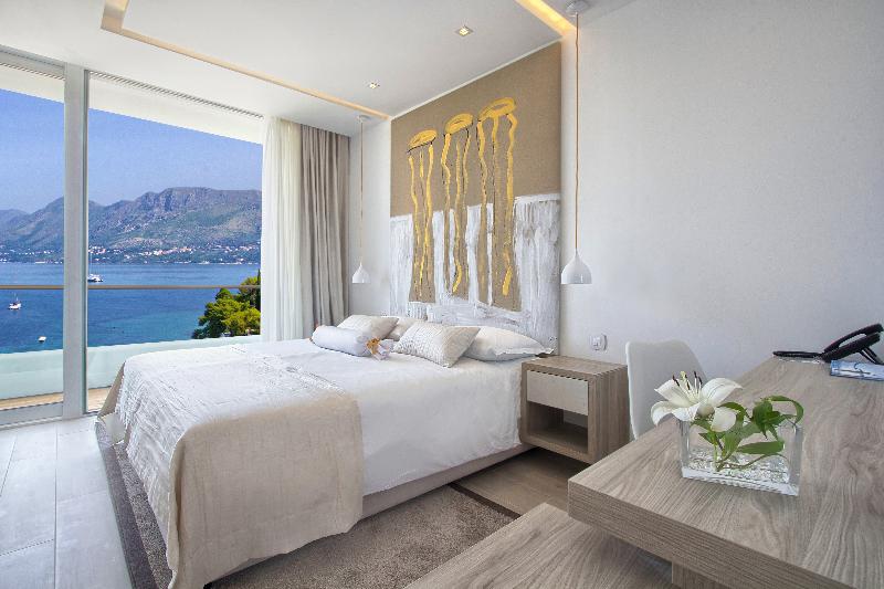 اتاق لوکس با بالکن و چشم‌انداز دریا, Cavtat