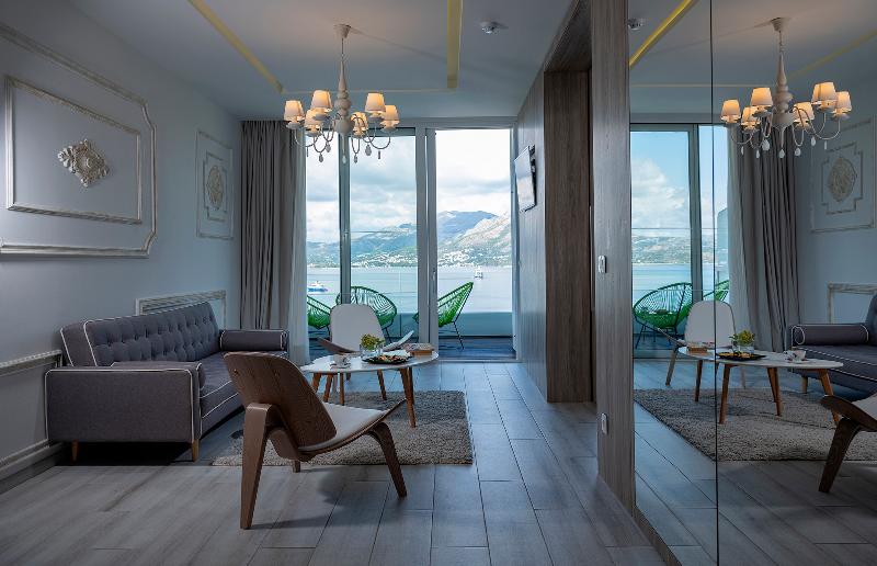 سوییت جونیور اجرایی, Cavtat