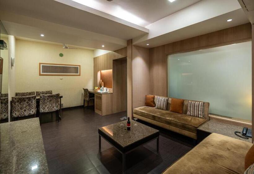 皇家套房, Gcc Hotel And Club