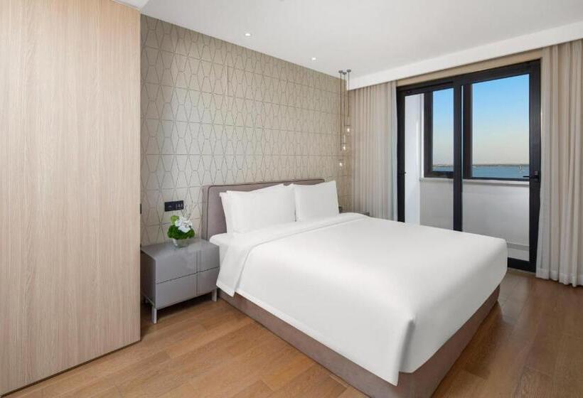 استودیوی لوکس, Eature Residences Lingang