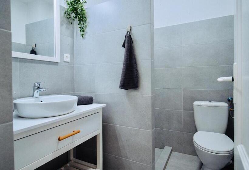 اتاق استاندارد, Zakarias Apartments