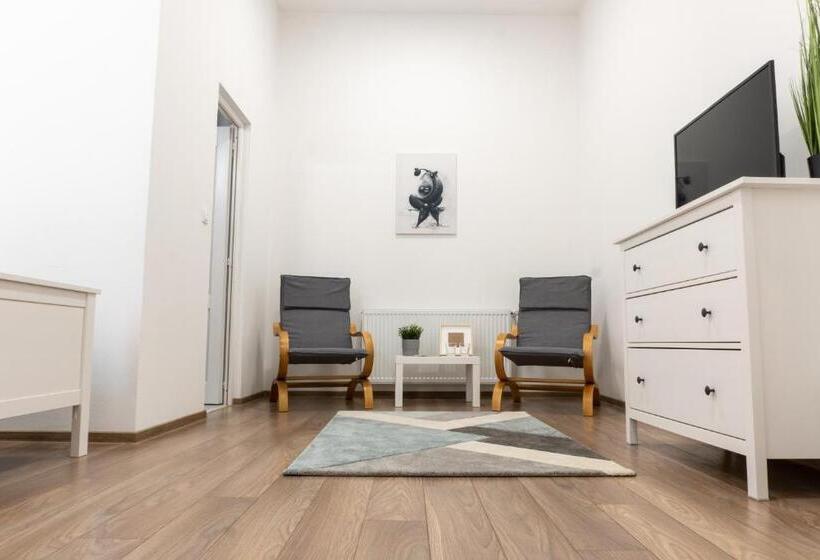 اتاق استاندارد, Zakarias Apartments