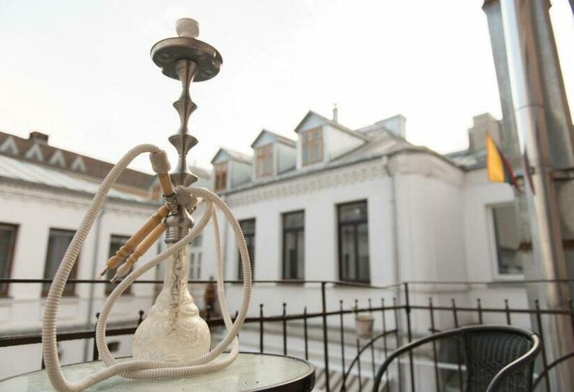 سوییت خانوادگی, Hostel Liberty