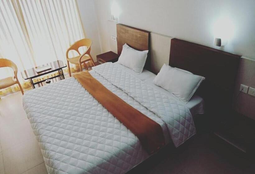 اتاق لوکس, Swiss Cottage