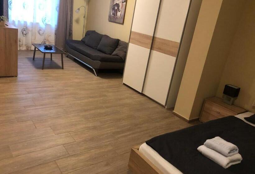 四人豪华间, Alpenklub