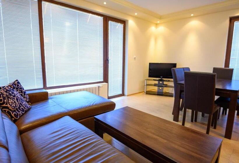 Апартаменты 3 Спальни, Parklands Hotel & Pool