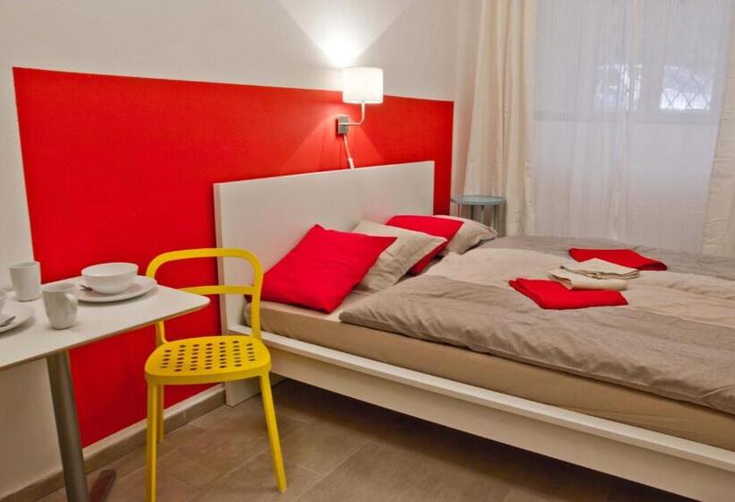 Economy Studio, Budget Apartment