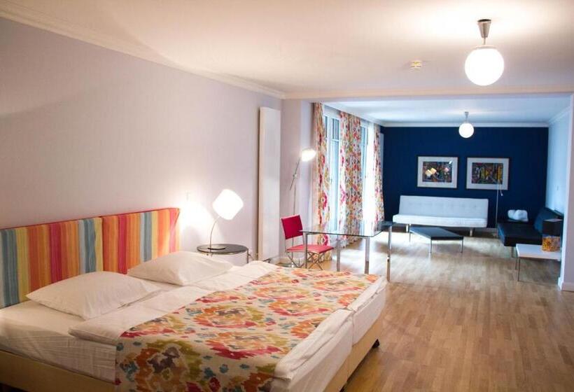 اتاق پرمیوم, Das Hotel In München